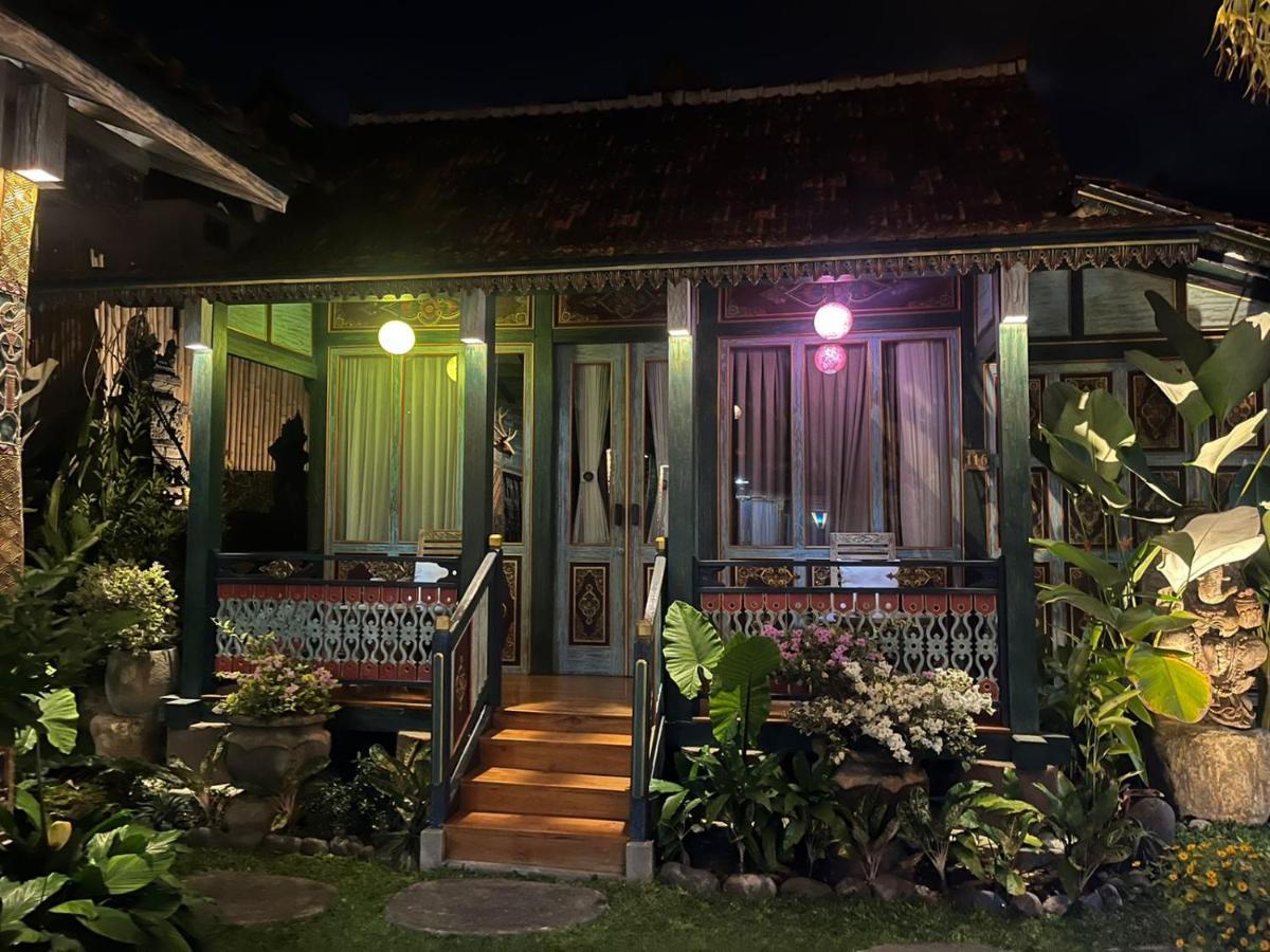Villa Telaga Wana Сукавати Экстерьер фото